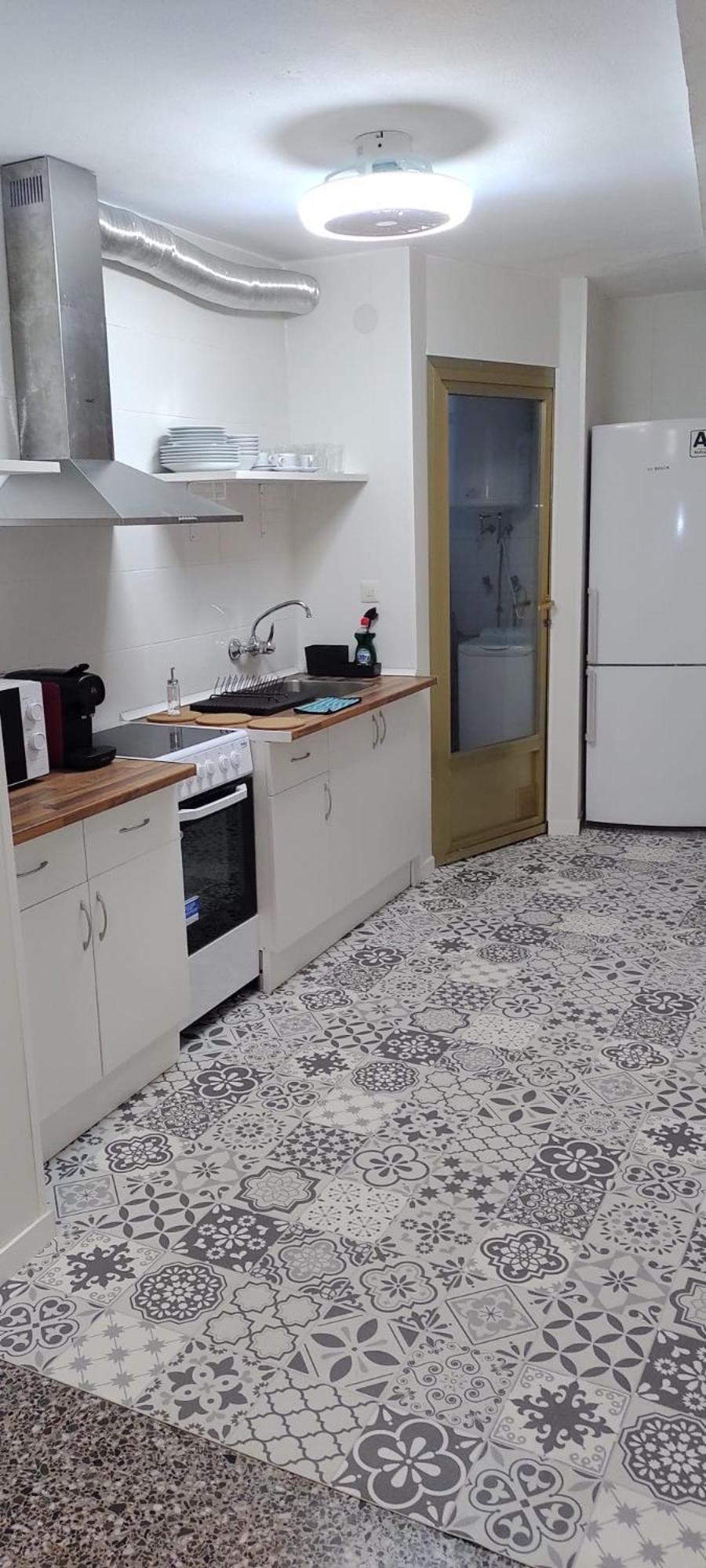 Centrally-Located, Spacious Flat At Historic Centre & Short Walk To Beach Аликанте Екстериор снимка
