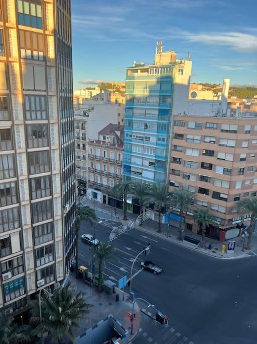 Centrally-Located, Spacious Flat At Historic Centre & Short Walk To Beach Аликанте Екстериор снимка